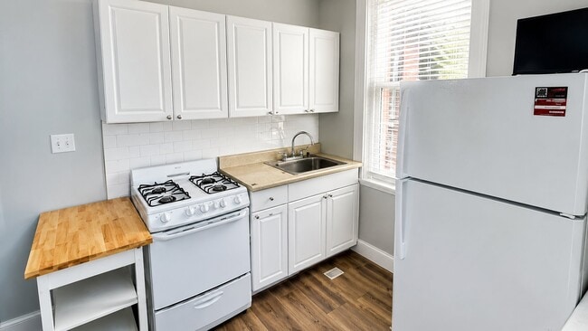 Building Photo - 3244 N 15th St Unit 10