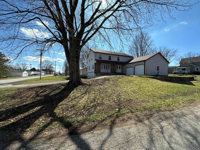 Photo - 1000 Van Fleet St