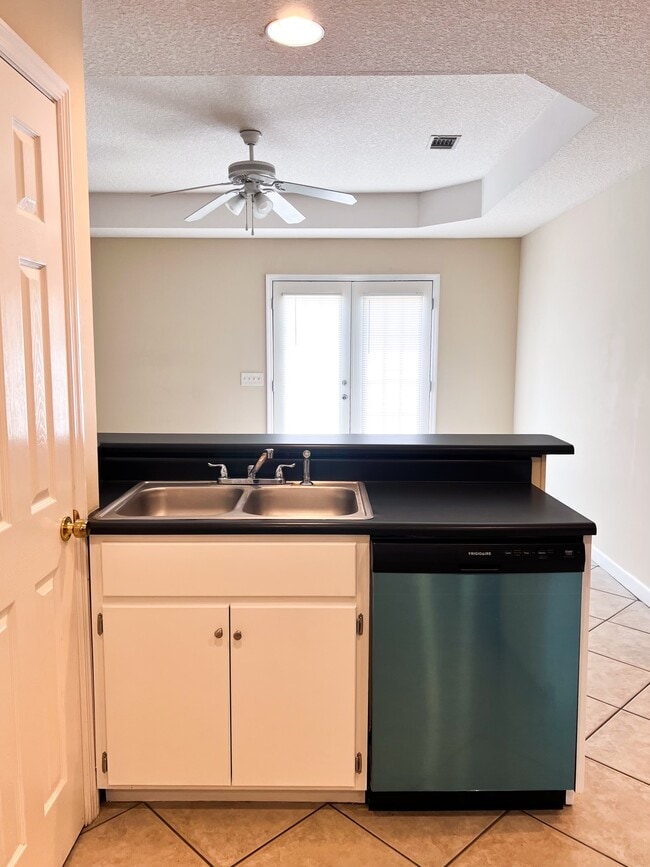 Photo - 252 Windridge Dr