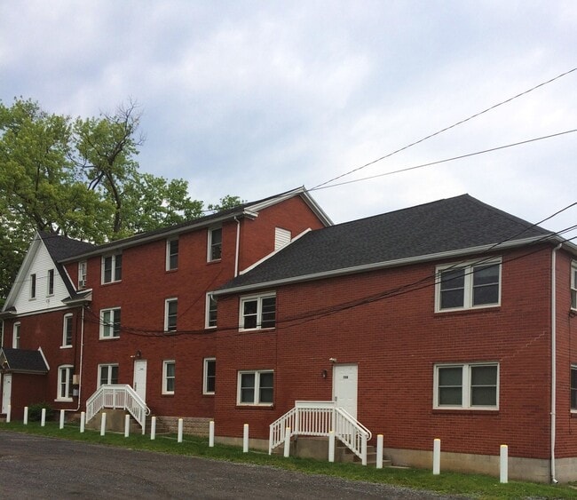 Photo - Spacious One bedroom Apartment 4 blocks fr... Unit 10