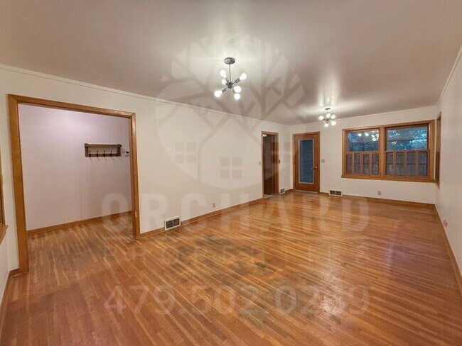 Photo - 3 bedroom, 2 Bath House Near University of...