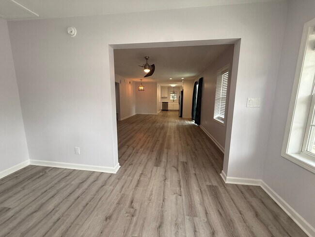 Photo - 120 N Pinewood Dr Unit 1