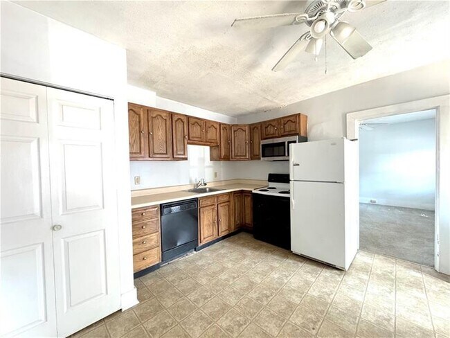 Photo - 30 S 13th St