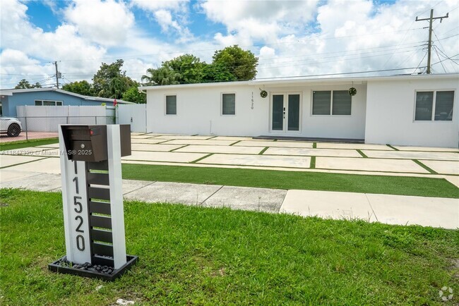 Building Photo - 11520 SW 57th St Rental