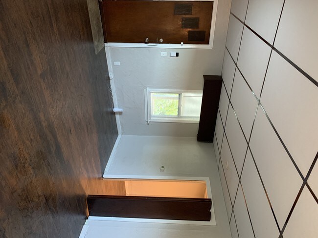 Photo - 3279 Regent Rd