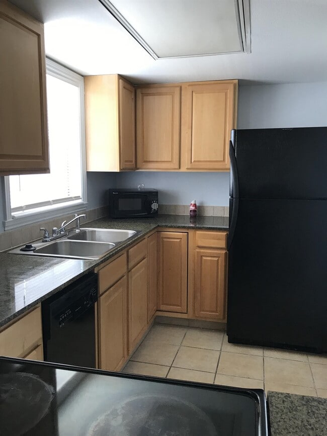 Photo - 1000 S Semoran Blvd