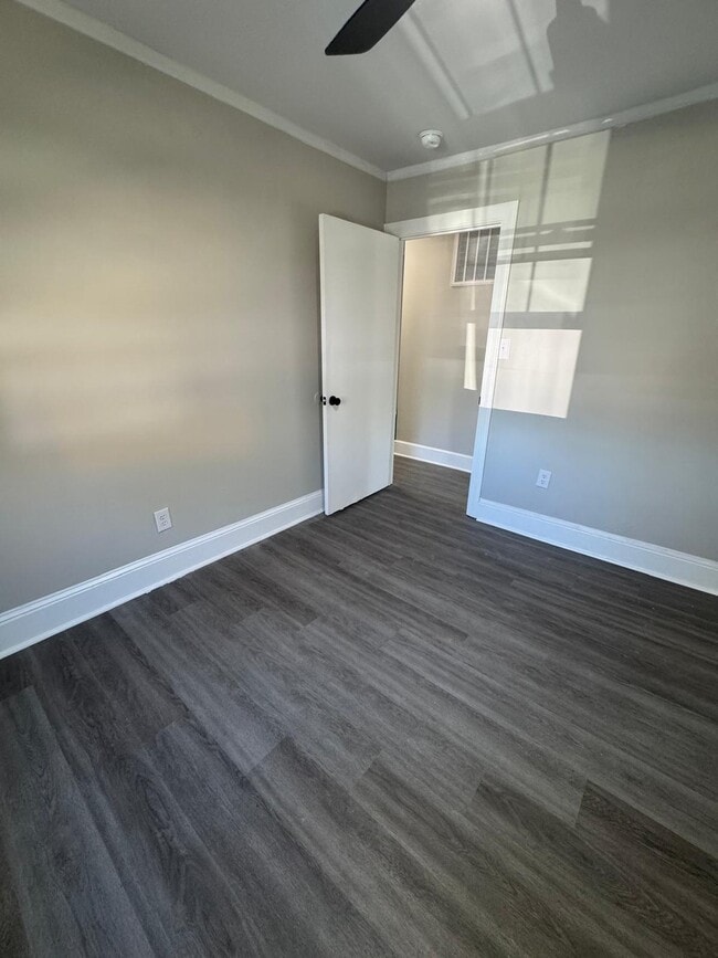 Photo - 1200 E Holly St