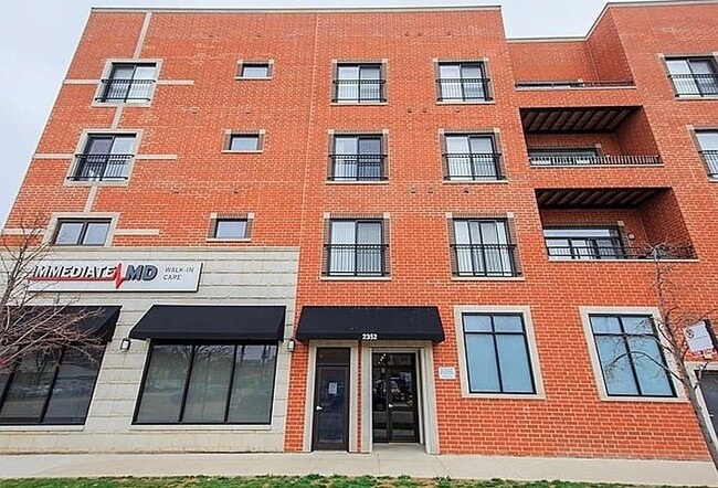Building Photo - 2352 W Byron St Unit 301