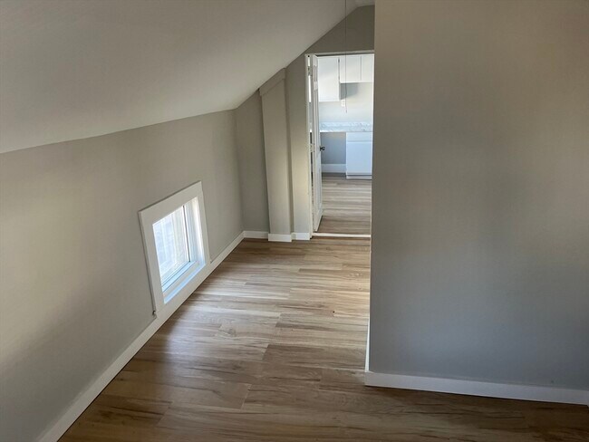 Photo - 159 E Central St Unidad 2nd FL