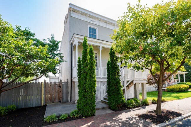 Photo - 706 Catherine St