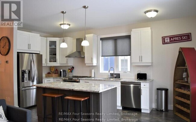 Photo - 309 Yellow Birch Cres