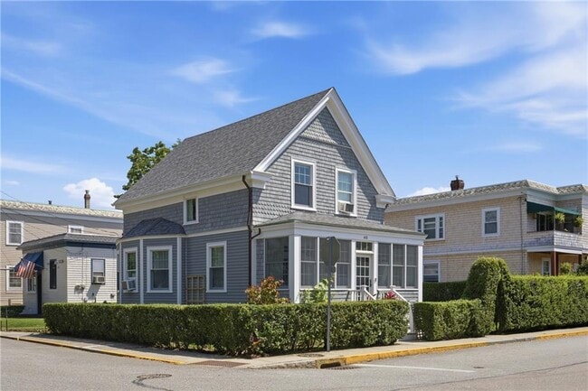 Photo - 40 W Narragansett Ave