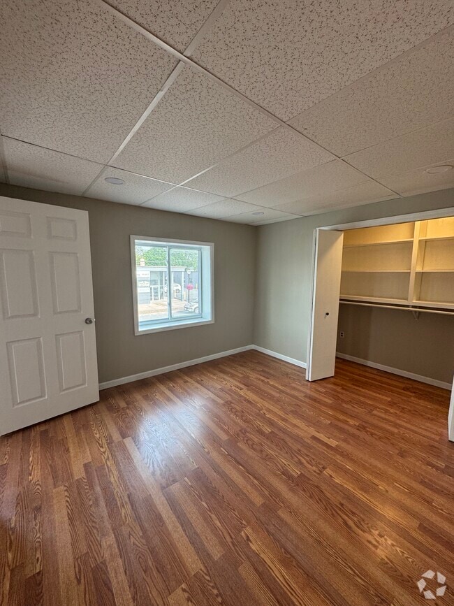 Building Photo - 102 S Main St Rental