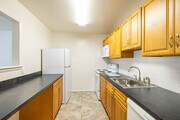 1BR, 1BA - 555SF - Kitchen - Model B