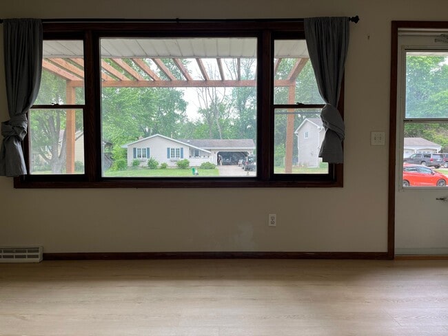 Photo - 807 Elm Creek Cir