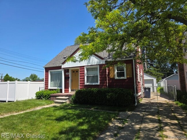 3366 Ellwood Ave