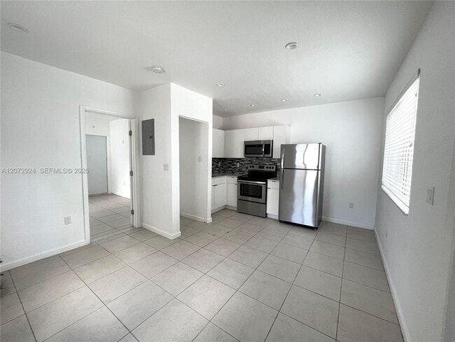 Photo - 6331 NE 4th Ct Unidad 1