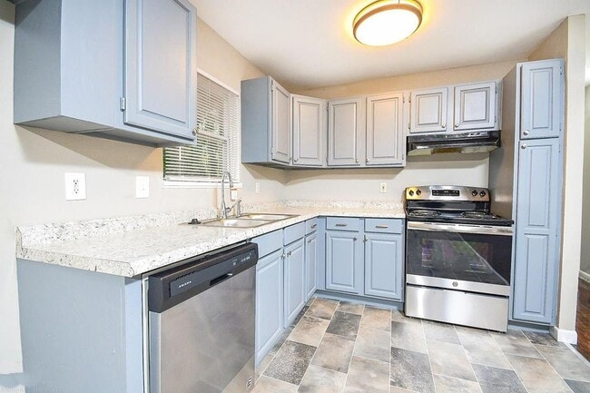 Photo - 185 Oak Dr SW