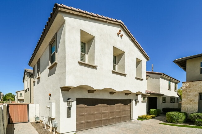 Photo - 1963 S Follett Way