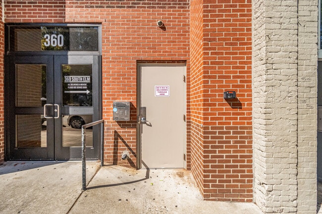 Photo - 360 S Elm St