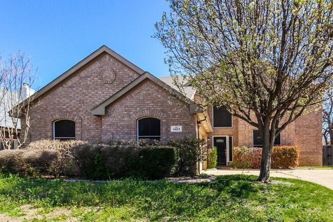 Photo - 1483 Applewood Dr House