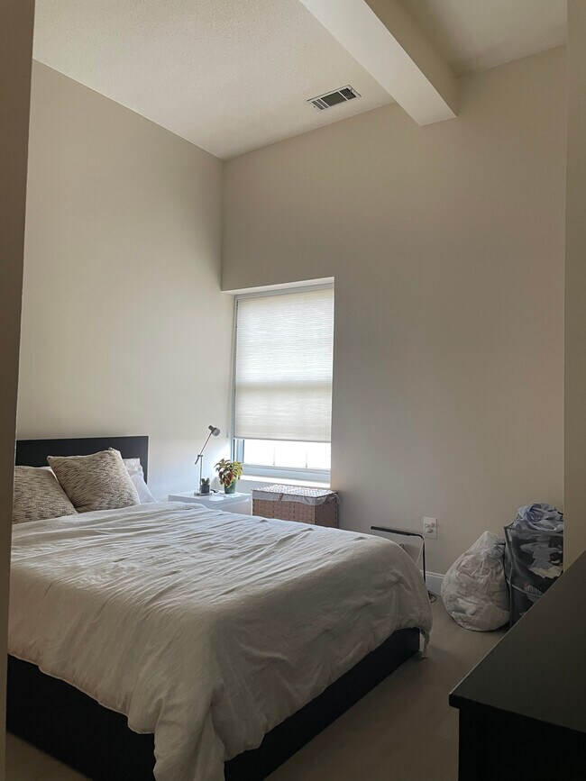196 Crown Street Unidad 5B