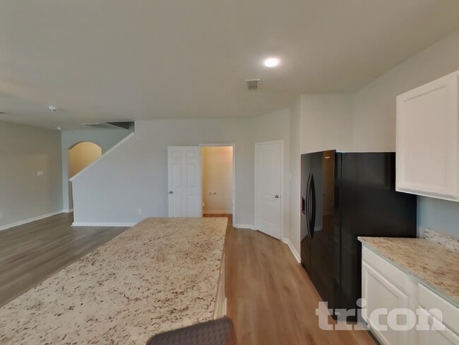 Photo - 1335 Coltview Pl