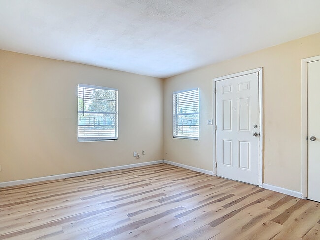 Photo - 1590 Hilldale Rd