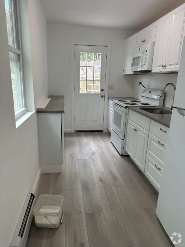 Building Photo - 11 Fiedler Ave Rental