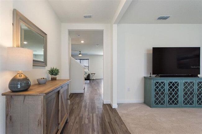 Photo - 421 Chayne Pl