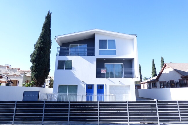 Photo - 1121 1/2 N Berendo St