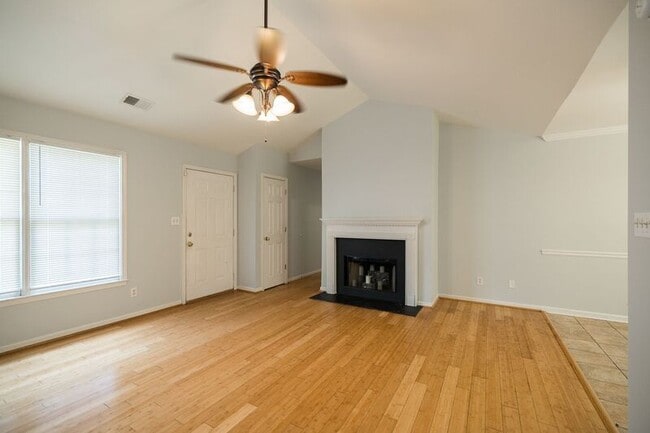 Photo - 120 Spring Lake Point