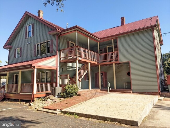 Photo - 9014 Sudley Rd