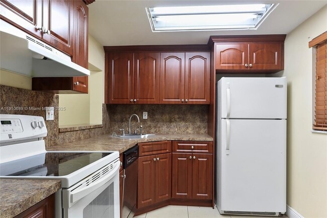 Building Photo - 8600 SW 133rd Avenue Rd Unit 120