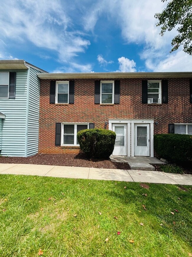 Building Photo - 174 Clover Valley Cir