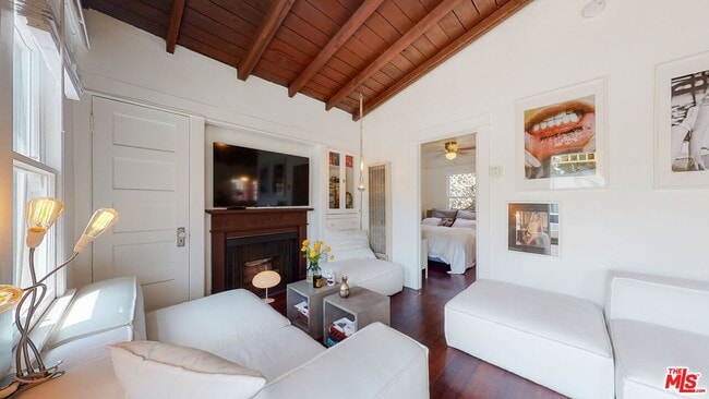 Photo - 402 N Venice Blvd Unit B