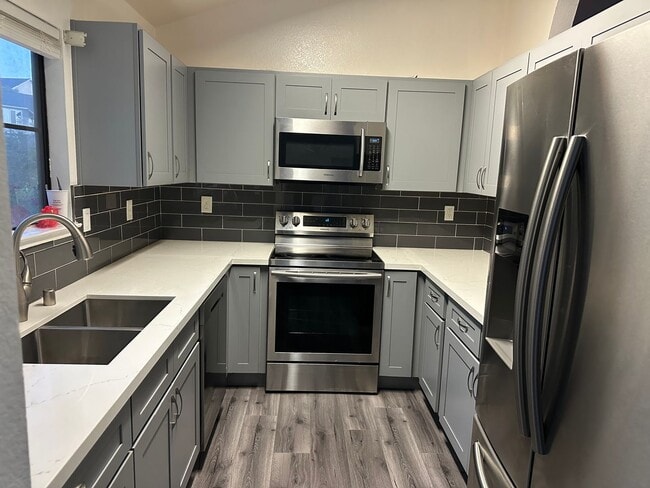 Photo - 23460 Lakeridge Ave