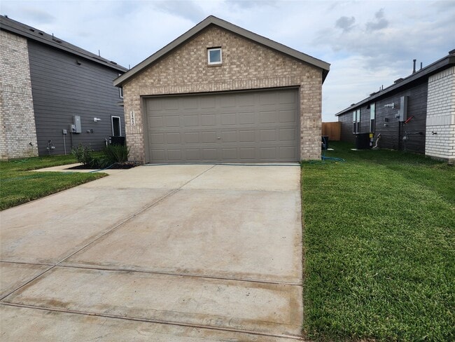 Photo - 21610 Cottonwood Mdws Trl