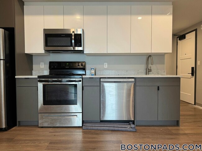 Photo - 100 Hemenway St Apartment Unit 508
