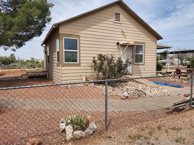 Photo - 22630 Pacific St