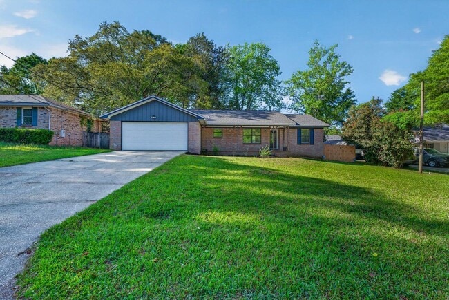 Photo - 121 Campbell St
