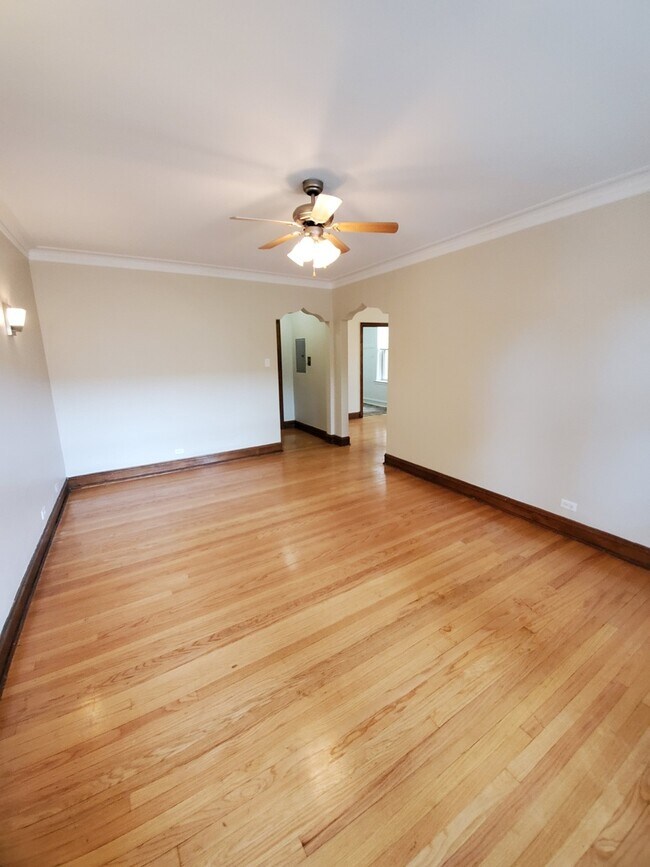 Photo - 5232 N Rockwell St Unit 2