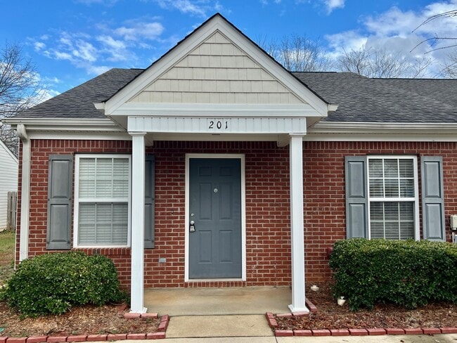 Building Photo - 201 Satomi Way