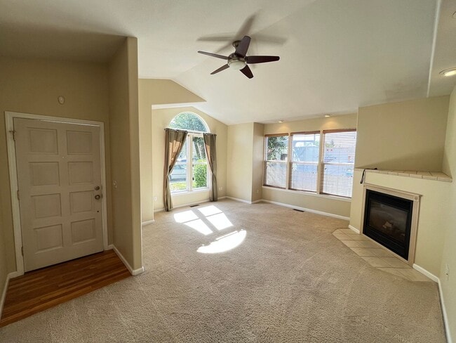 Photo - Beautiful 3/2 Located in A Quiet Cul-de-sac!