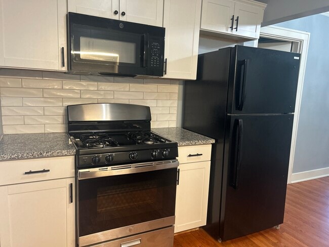 Photo - 1023 Scott St Unit B