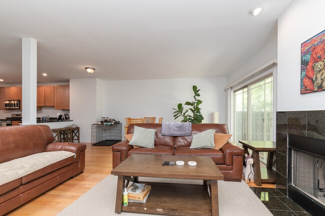 Photo - 152 Finstad Dr