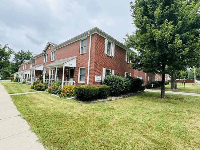 Photo - Stunning 2 Bedroom Townhome Unit 1814-7