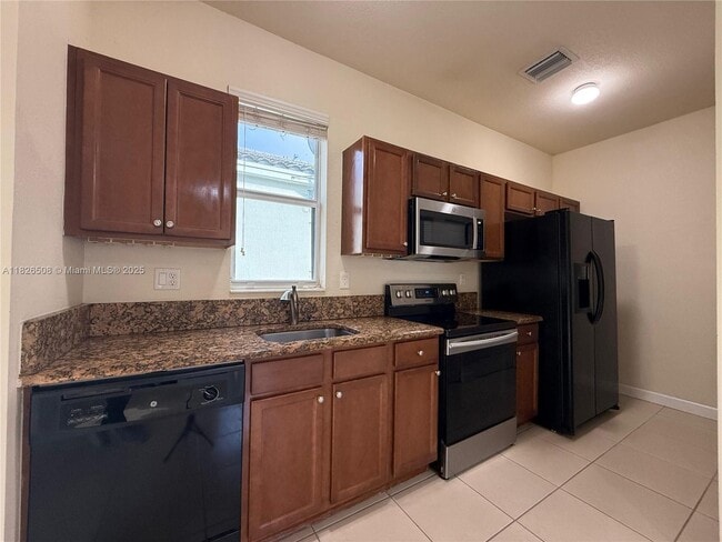 Building Photo - 17067 SW 93rd St Unit Studio Rental