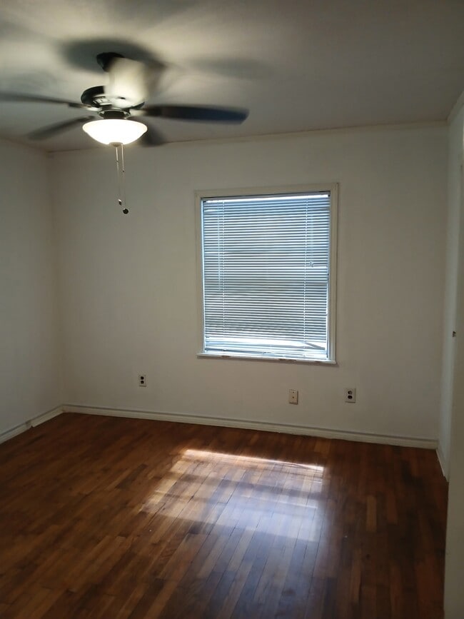 Photo - 1802 N Avenue Q