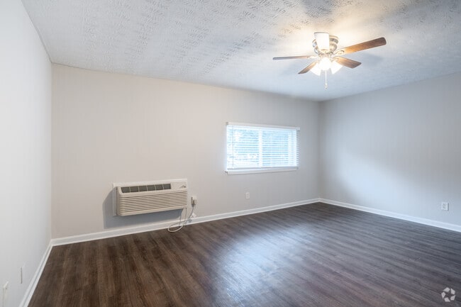 Studio - 450SF